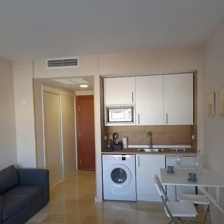 Triana Star Apartment *